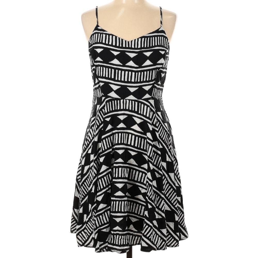 Old Navy Black & White Cami Dress Aztec Mosaic Geometric Flare - LARGE